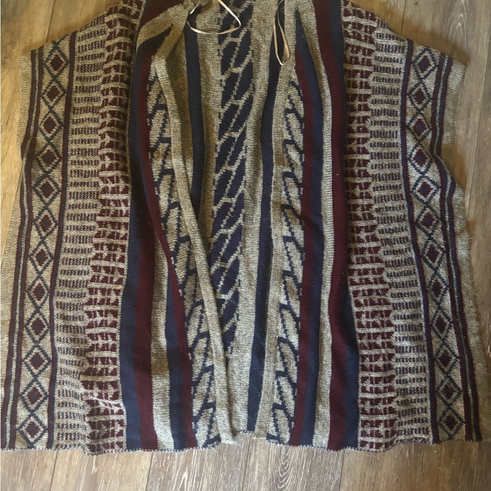 Geometric Patterned Open Front Cardigan poncho- women’s size large